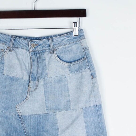 3 for $25 Forever 21 Patchwork Denim Mini Skirt Size 25 - Picture 2 of 7